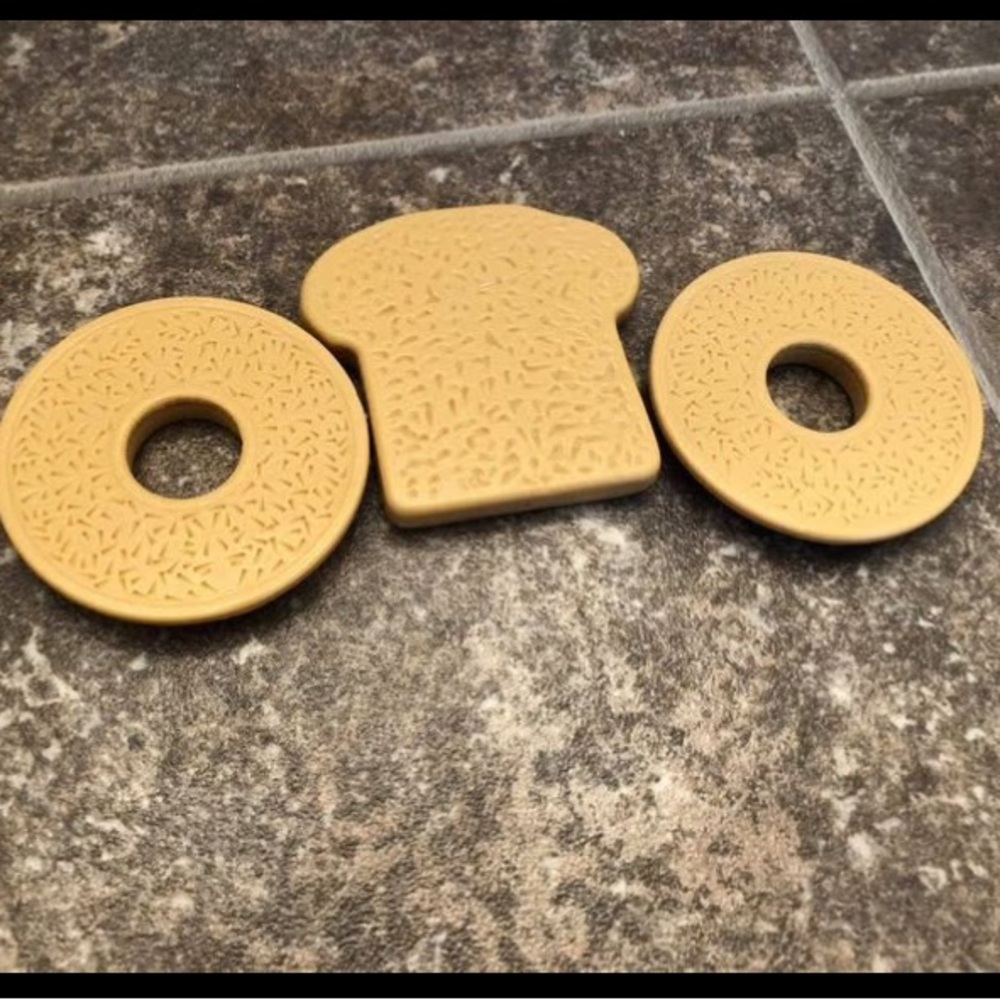 Kids Play food Bagels & Bread
(Plastic)